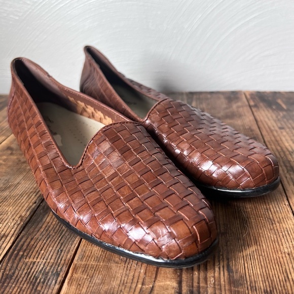 Trotters "Liz" Weaved Leather Slip-on Loafers in Brown - Picture 1 of 6